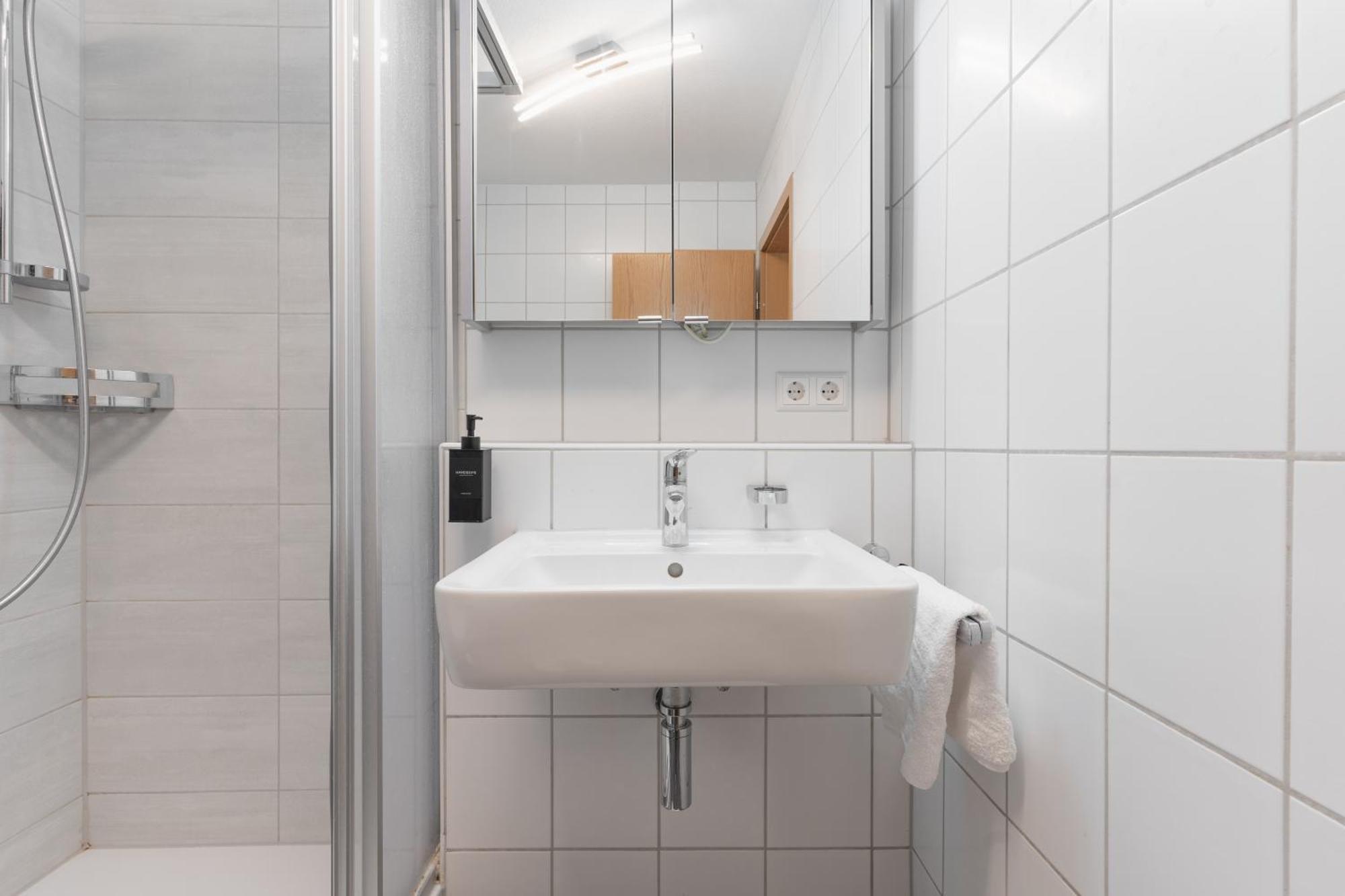Untersee-Suite Istayunixi Seenaehe-Terrasse-Workspace-Netflix-Parkplatz 博登斯边的拉多夫采尔 外观 照片