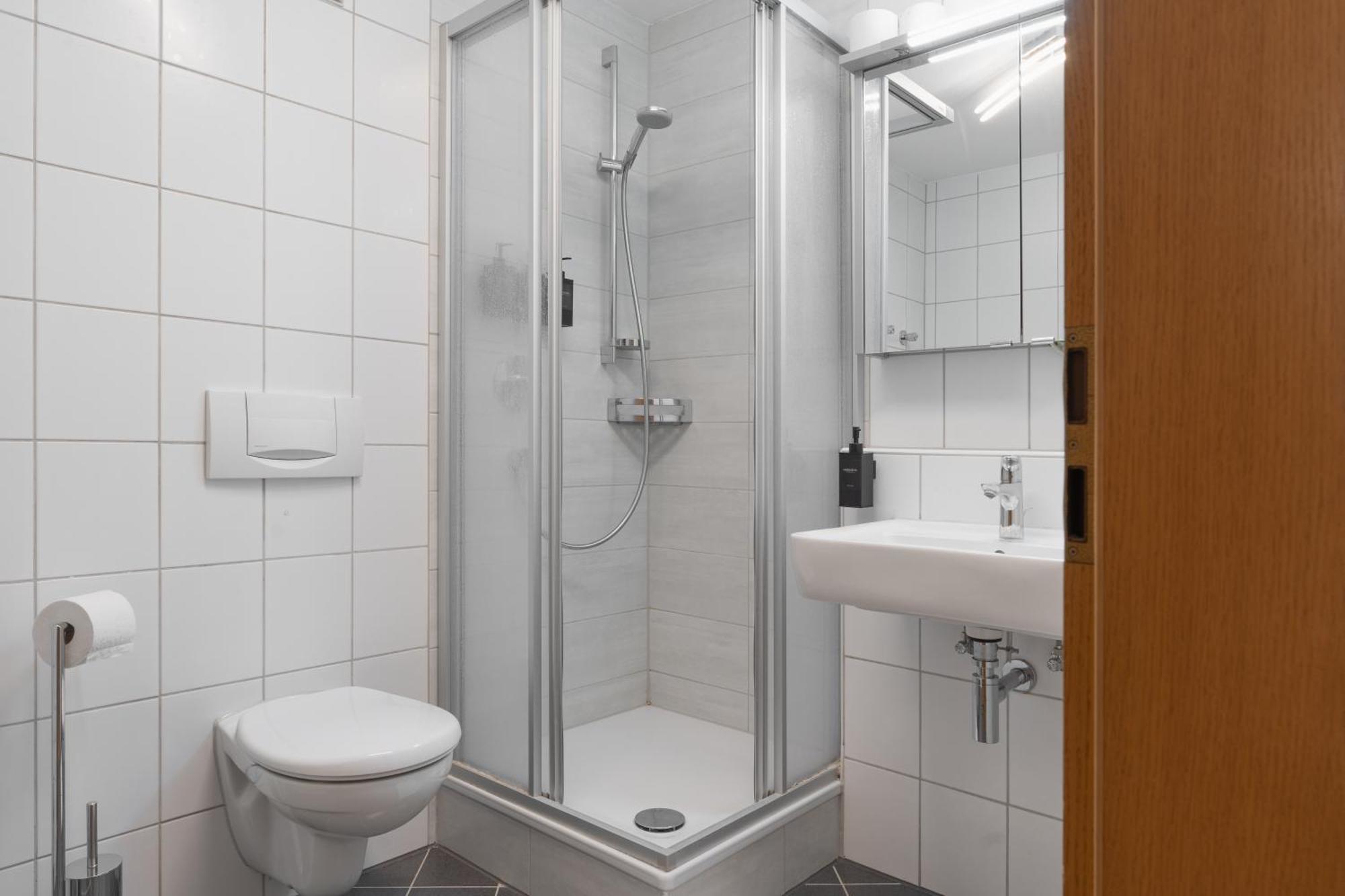 Untersee-Suite Istayunixi Seenaehe-Terrasse-Workspace-Netflix-Parkplatz 博登斯边的拉多夫采尔 外观 照片